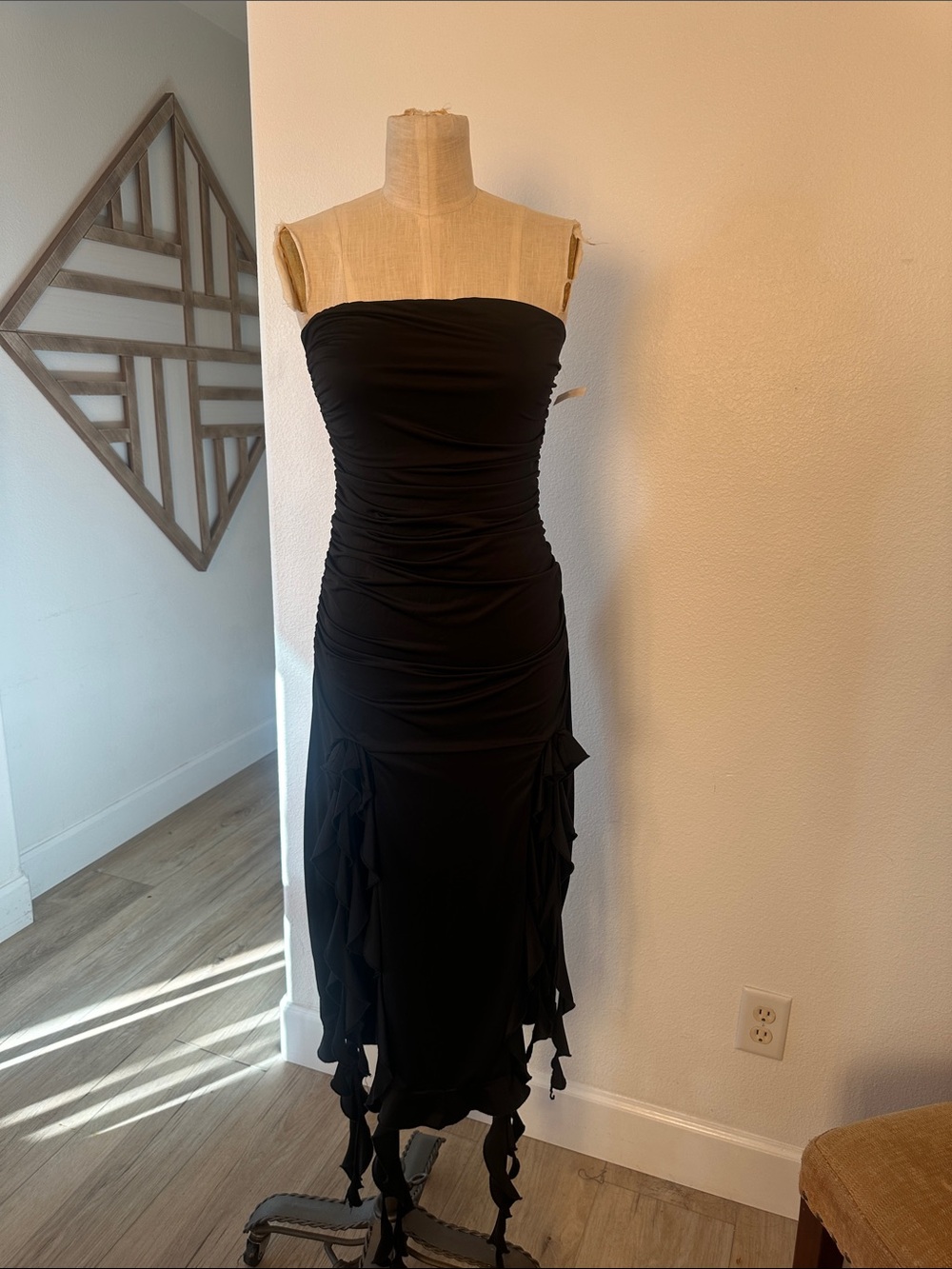 Classic Strapless Black Ruching Midi Dress